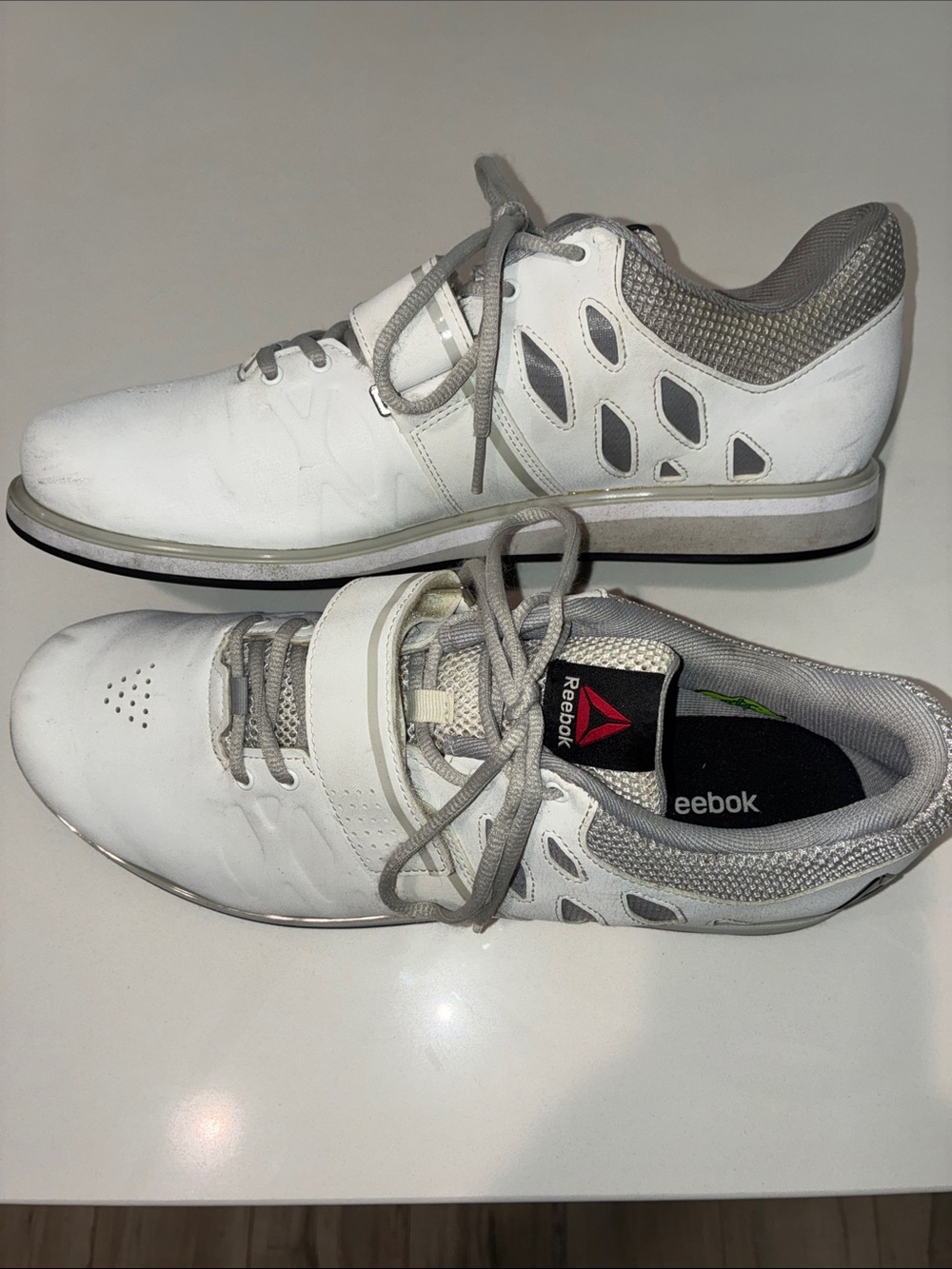 REEBOX EUC Men’s White & Gray Athletic Training Shoes with Velcro Straps Size 13